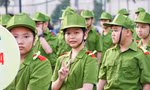 Thiếu nhi Cần Thơ học làm chiến sĩ Công an nhân dân
