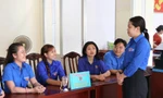 Thanh niên Cần Thơ hỗ trợ người dân tra cứu, nộp hồ sơ trực tuyến
