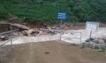 Mưa lớn làm trôi cầu tạm, sạt nhiều tuyến đường tại Lào Cai