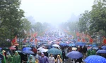 Hàng vạn người đội mưa đổ về Đền Hùng ngày giỗ Tổ