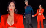 Megan Fox diện nguyên cây đỏ khoe vòng 1 ‘bốc lửa’, nắm tay tình trẻ không rời