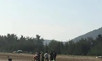 Tá hỏa khi phát hiện thi thể nam giới trôi dạt vào bờ biển