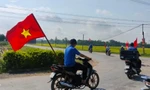Tiếng loa thanh niên tuyên truyền chống dịch mỗi đường làng, ngõ hẻm