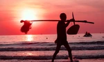 Ngắm bình minh đẹp nao lòng ở bãi biển Cửa Lò