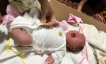 Bé gái sơ sinh bị bỏ rơi trước cổng nhà dân cùng mảnh giấy nhờ chăm sóc