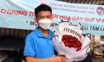 Nhiều đoàn viên bán hoa dịp 8/3 gây quỹ vì người nghèo