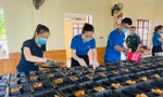 Nhìn gần bữa ăn của lực lượng tuyến đầu và bệnh nhân COVID-19 ở Bệnh viện dã chiến Nghệ An
