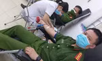 Cán bộ, chiến sỹ công an hiến máu cứu bé 6 tuổi qua cơn nguy kịch