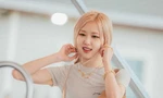 Một chi tiết trong show mới của Rosé khiến netizen nhói lòng nhớ về quá khứ của BLACKPINK
