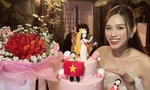 Chiếc bánh kem mừng Đỗ Thị Hà tròn 2 năm đăng quang Hoa hậu Việt Nam có gì đặc biệt?
