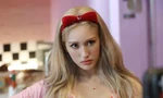 Chỉ vì một ký ức buồn thời đi học mà đến giờ Jeon Somi mới dám nhuộm tóc vàng