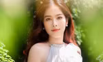 Vì sao đang livestream trò chuyện Nam Em lại giật mình né người khỏi ống kính?