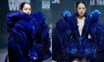 Hoa hậu Thanh Thủy xử lý cực khéo dù gặp bất lợi khi mở màn show thời trang