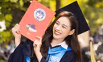 Cách Hoa hậu Đỗ Thị Hà tốt nghiệp đại học đúng hạn dù lịch trình vô cùng bận rộn