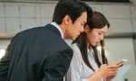 Cặp đôi When The Phone Rings lộ hành động khả nghi, nghi vấn "phim giả tình thật"
