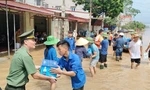 'Áo xanh' Bắc Giang tiếp sức người dân vùng lũ