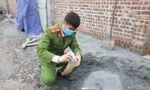 Công an tỉnh Bắc Ninh khám nghiệm hiện trường vụ đổ chất thải trái phép ở xã Đại Bái (huyện Gia Bình).