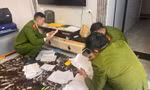Cơ quan Công an khám xét tại nhà đối tượng Dương Thị Du. Ảnh: Công an tỉnh Bắc Giang