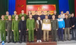 ông an tỉnh Bắc Giang tổ chức Lễ công bố quyết định của Thủ tướng và trao bằng "Tổ quốc ghi công" cho thân nhân liệt sỹ Nguyễn Văn Mạnh.