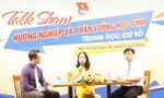 Các đại biểu chia sẻ về định hướng nghề nghiệp với các em học sinh. Ảnh: Nguyễn Thắng
