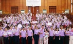 Các đại biểu dự mít tinh Việt Nam hưởng ứng Ngày thế giới vì trẻ sinh non.