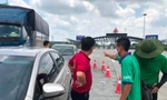 Chủ xe bức xúc vì phương tiện bị dán thẻ ETC khống