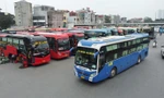 Thu hồi phù hiệu gần 100 xe khách tại bến xe Nước Ngầm