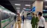 Lực lượng chức năng tại nhà ga tuyến đường sắt Cát Linh - Hà Đông.