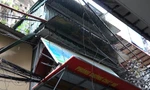 Hiểm họa rình rập từ 'chuồng cọp', cửa cuốn điện ở Hà Nội