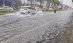 Teen Đà Nẵng lo lắng vì sát kiểm tra giữa học kì I nhưng phải nghỉ học kéo dài vì mưa lớn