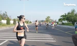 Toàn cảnh màn song đấu kinh điển giữa Ngọc Hoa và Lê Thị Tuyết tại Tiền Phong Marathon 2024 - Dấu chân mặt trời
