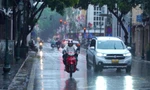 Hà Nội mưa dông vào cuối tuần, có thể xảy ra lốc, sét