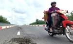 Cầu đường nghìn tỷ nối Bình Dương, Tây Ninh thông xe chưa lâu đã xuống cấp