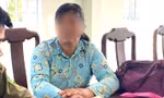 Vờ đồng ý vào nhà nghỉ 'tâm sự', người phụ nữ bán vé số cướp nhẫn vàng của cụ ông U80