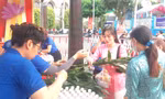 Lễ hội tại chùa trên 100 tuổi ở Bình Dương 'cái gì cũng miễn phí'