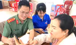 Ngày cuối tuần làm công an xã
