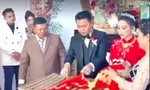 Đám cưới ngập vàng và sổ đỏ ở Bình Dương gây 'bão' mạng xã hội