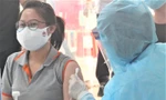 Bình Dương tiêm vét vắc xin cho người lao động, sẽ có chế tài sau chiến dịch