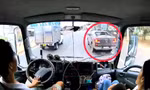 CLIP: 3 ngày, 2 vụ tài xế ô tô bán tải ‘hổ báo’ chặn đường hành hung lái xe tải 