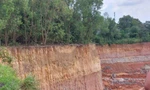 Bình Dương: Khu đất rộng bị đào bới sâu 20m gây sạt lở, đe dọa nhà dân