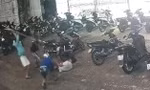Vụ hỗn chiến kinh hoàng trong đêm ở Bình Dương: Mâu thuẫn vì nẹt pô 