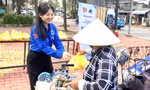 Tuổi trẻ đất Thủ lo bữa sáng miễn phí, xe bánh mì 0 đồng cho công nhân khó khăn 