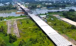 Cầu vượt sông Sài Gòn trên đường Vành đai 3 trước ngày hợp long
