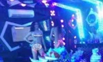 Công an đột kích quán karaoke có nữ tiếp viên múa thoát y