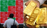 Giá vàng thế giới 'rơi' mạnh, cổ phiếu tiếp đà tăng