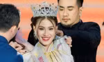 Cô gái 19 tuổi ở Đại học Ngoại thương trở thành Đại sứ áo dài