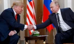 Cả thế giới ‘nín thở’ sau cú bắt tay của ông Trump và ông Putin 
