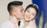 Ảnh Quang Hải hôn say đắm cô dâu Chu Thanh Huyền