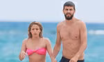Shakira: 'Pique ngoại tình lúc cha tôi bệnh nặng'