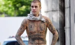 Justin Bieber cởi trần, lộ hình xăm kín người xuống phố
